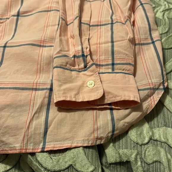 Women’s Old Navy light pink plaid cotton classic shirt - Picture 5 of 9